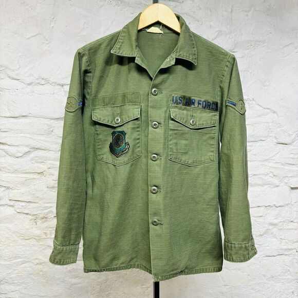 VINTAGE USAF AIR FORCE VIETNAM ERA UTILITY SATEEN SHIRT PATCH AIRLIFT COMMAND - Picture 1 of 10